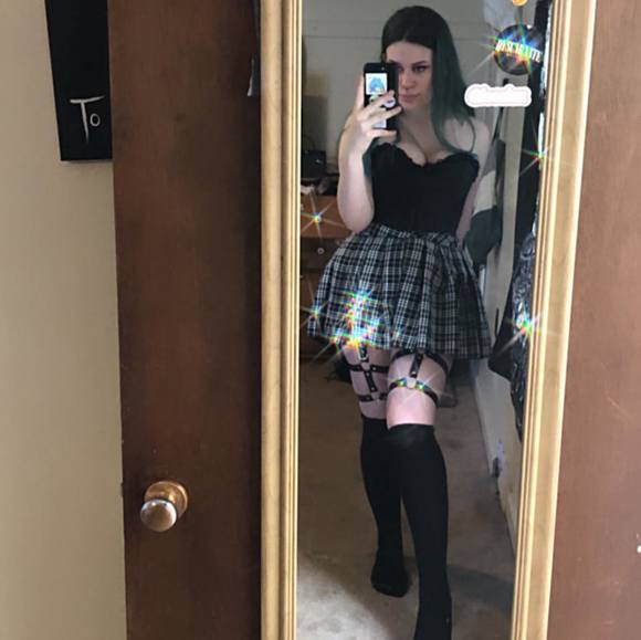 Meet your Posher, Clella - Picture 1 of 1